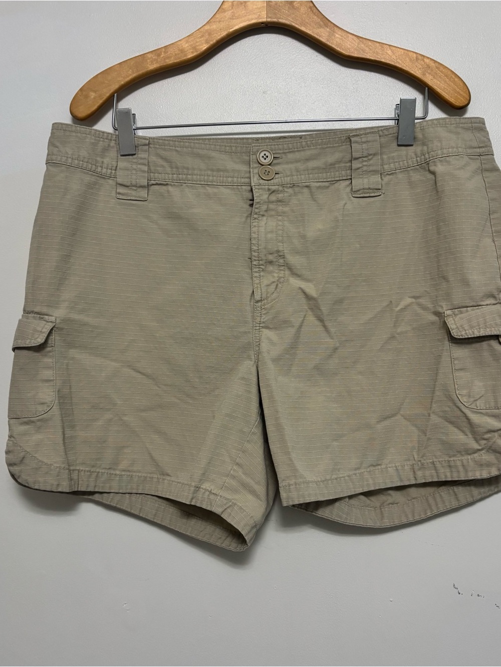 Denver Hayes Khaki Cargo Shorts - Utility Style Size 14xL6
